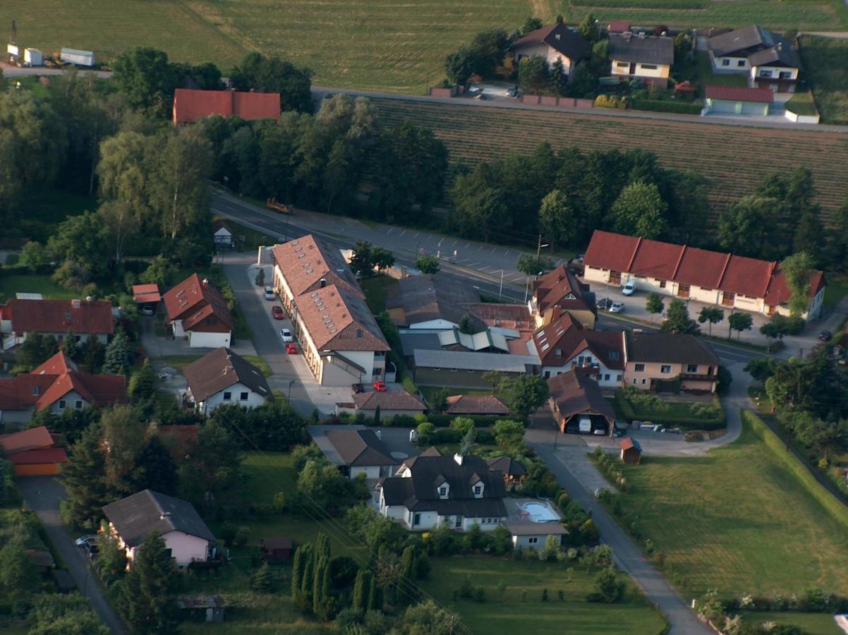 Apartmenthausmannstaetten Hausmannstatten Екстер'єр фото